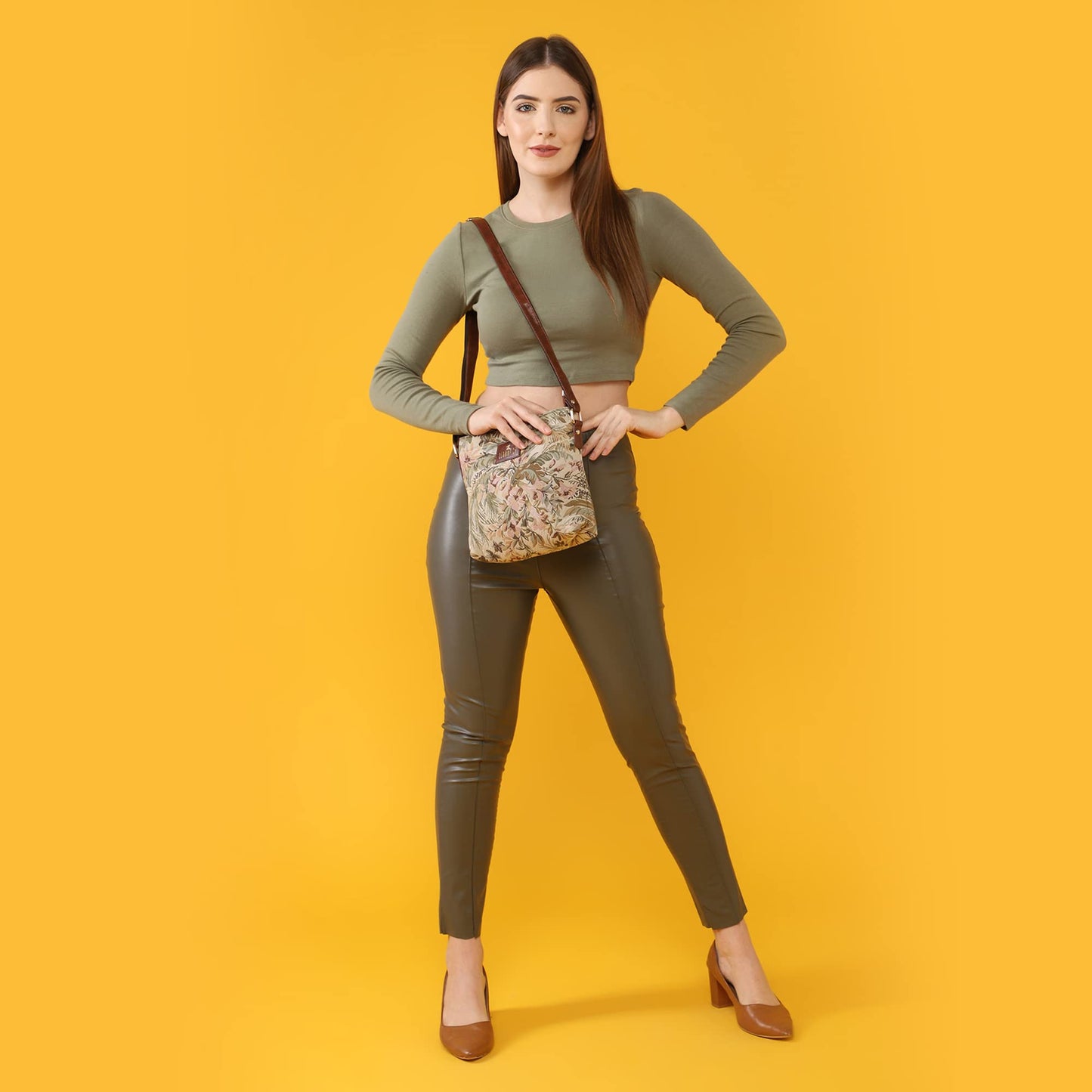 THE CLOWNFISH Linda Series Sling for Women Casual Ladies Single Shoulder Bag For Women Crossbody Bag for College Girls (Beige)
