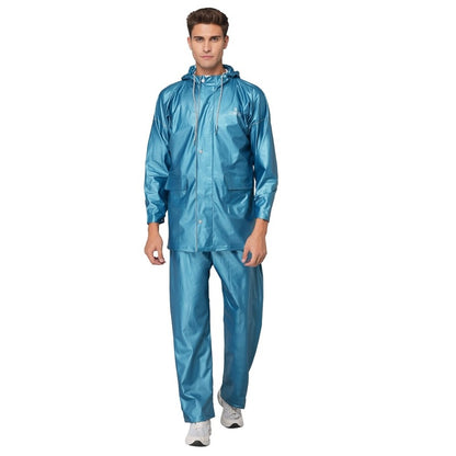 Clownfish Oceanic Pro Raincoat - Men exploring outdoors