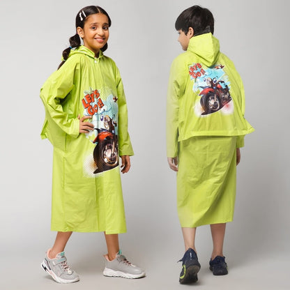 THE CLOWNFISH Toon Caper Series Kids Waterproof PVC Longcoat with Adjustable Hood & Extra Space for Backpack/Schoolbag Holding. Printed Plastic Pouch. Kid Age-3-4 years (Lime)