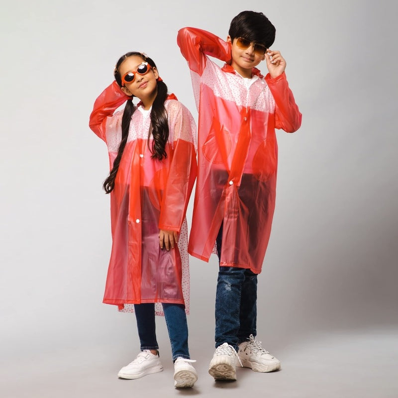 Clownfish raincoat - Kids playing in the rain