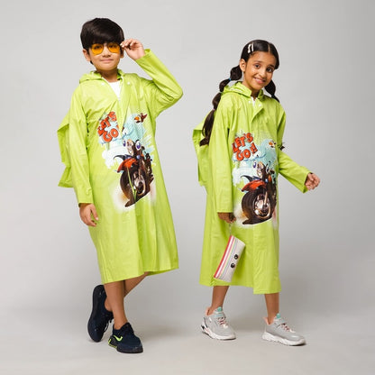 THE CLOWNFISH Toon Caper Series Kids Waterproof PVC Longcoat with Adjustable Hood & Extra Space for Backpack/Schoolbag Holding. Printed Plastic Pouch. Kid Age-3-4 years (Lime)