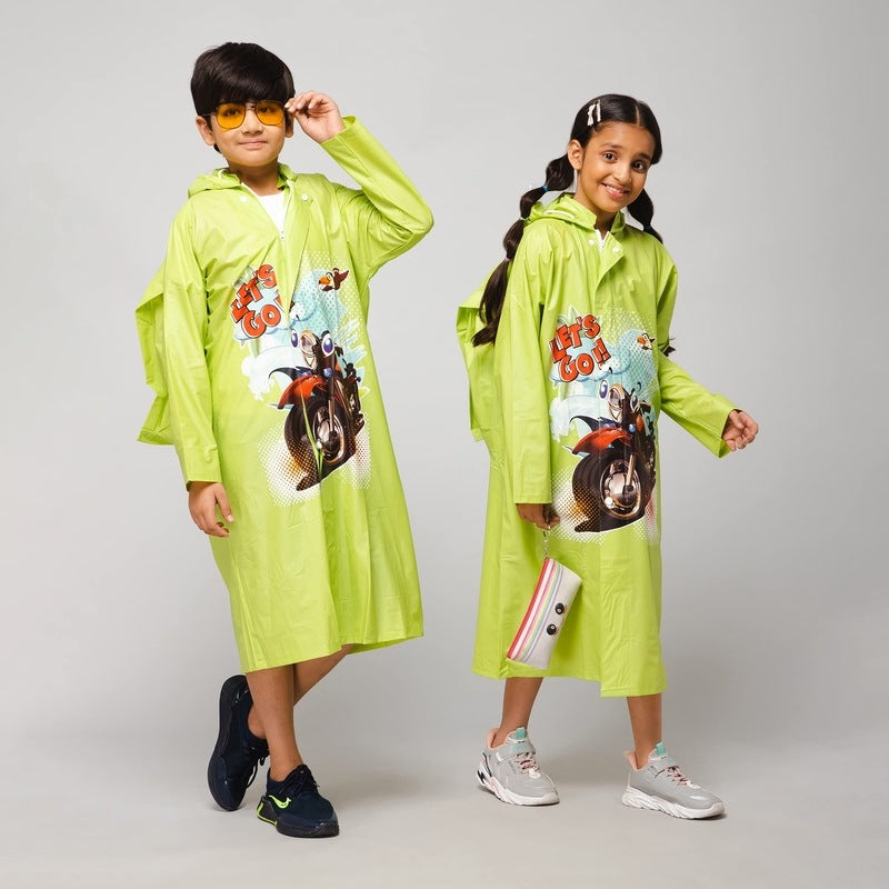 THE CLOWNFISH Toon Caper Series Kids Waterproof PVC Longcoat with Adjustable Hood & Extra Space for Backpack/Schoolbag Holding. Printed Plastic Pouch. Kid Age-4-5 years (Lime)