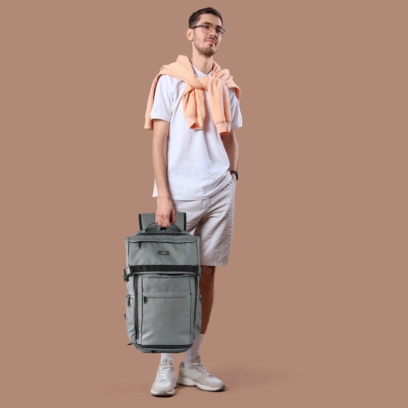 Clownfish laptop bag - Versatile lifestyle use case